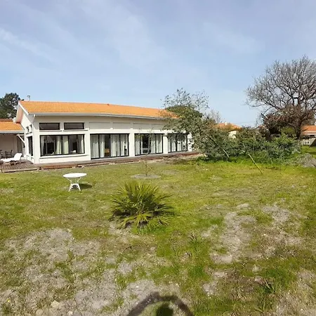 Maison Spacieuse A Avec Jardin *