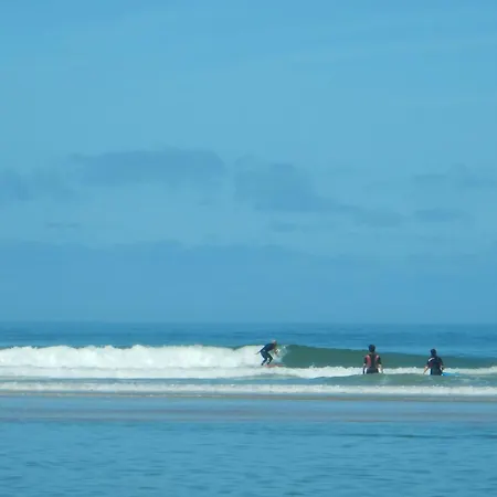 Maison Spacieuse à Avec Jardin Hébergement de vacances